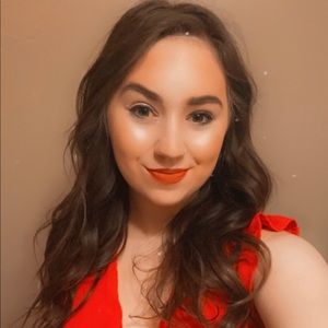 Meet your Posher, Alexandra